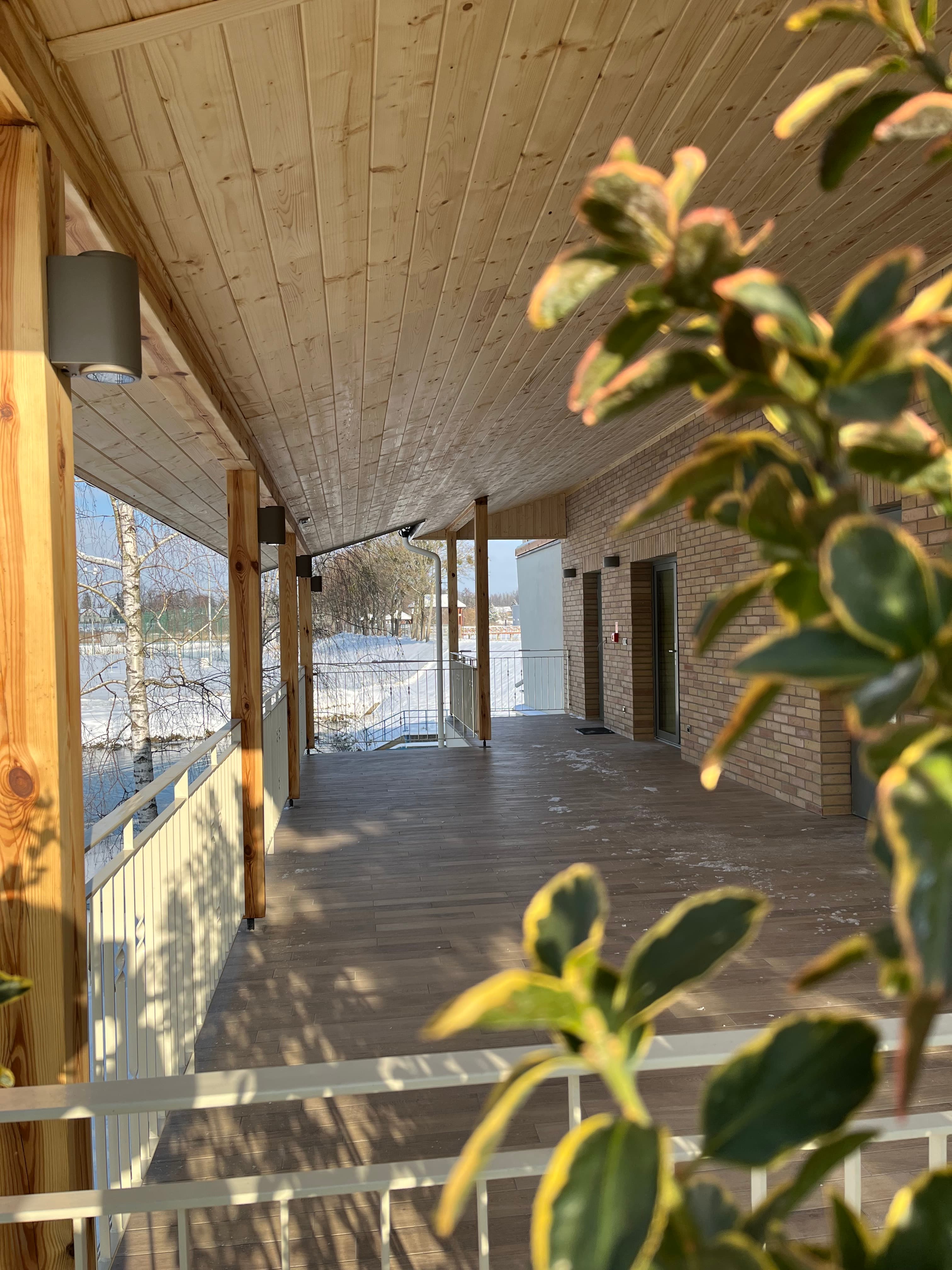 Taras pensjonatu zimą