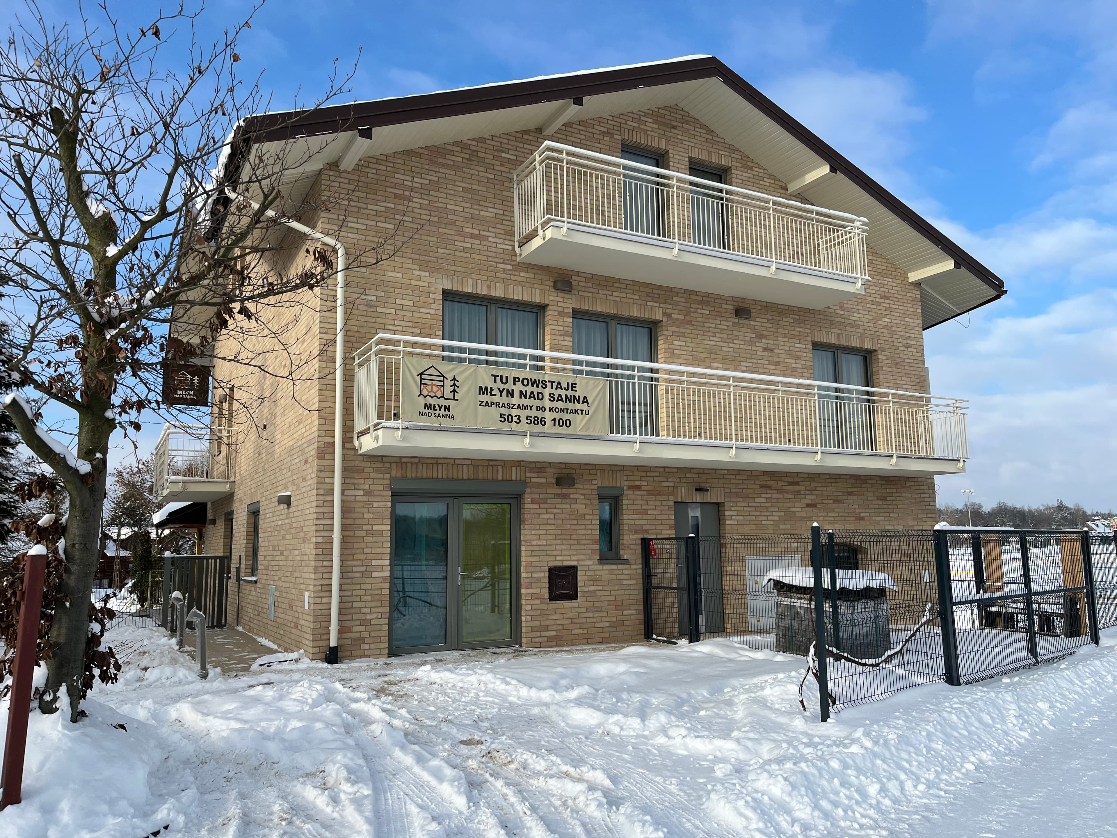 Widok na Młyn nad Sanną zimą